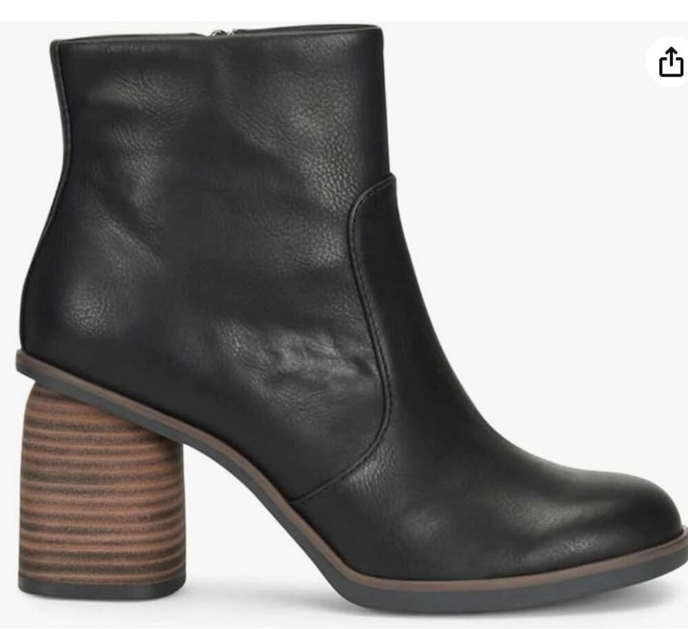 Korks Women's Destiny Black Boots Size 10 NWOT Man Made Upper Chic Flattering